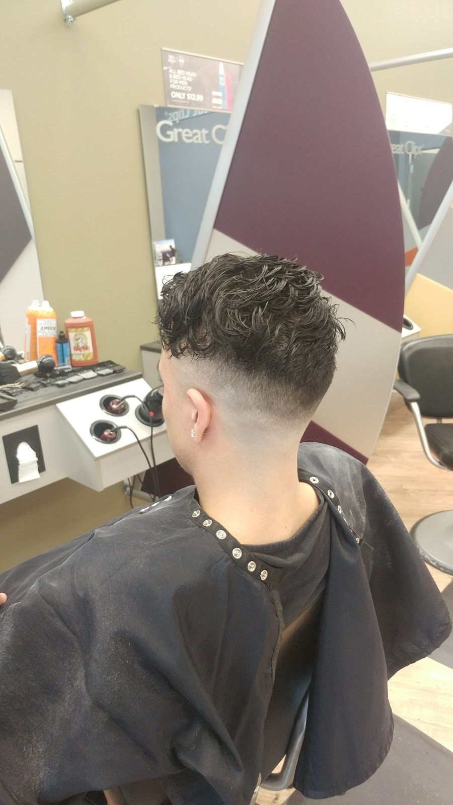 Great Clips | 547 Cundles Rd E Unit 6, Barrie, ON L4M 0G9, Canada | Phone: (705) 737-4030