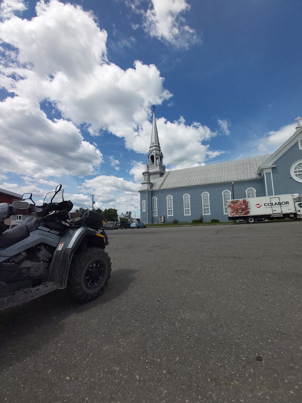 Casse Croûte Le Traiteur | 2 Rue de lÉglise, Sainte-Perpétue, QC G0R 3Z0, Canada | Phone: (418) 359-2717
