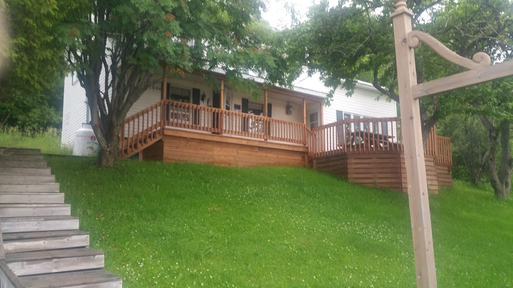 La blanche du Cap | 1084 Rue Principale, Petite-Rivière-Saint-François, QC G0A 2L0, Canada | Phone: (819) 580-9210