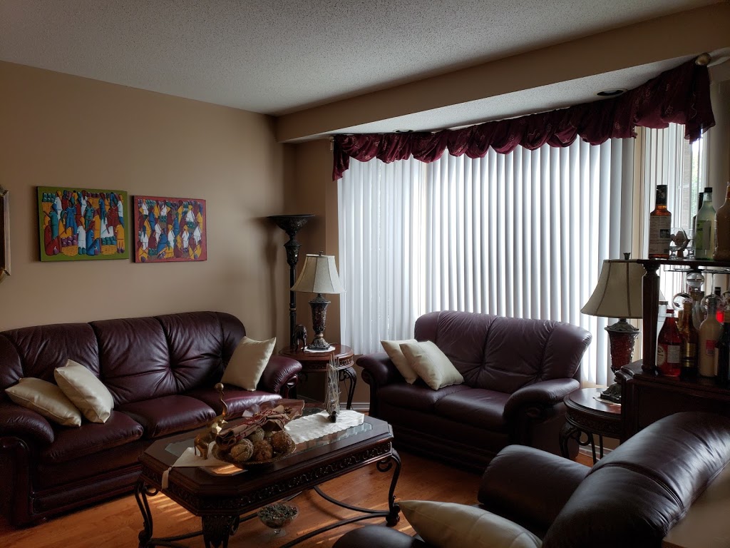 Homestay Chartwell | 64 Chartwell Ave, Nepean, ON K2G 6L7, Canada | Phone: (613) 219-1584