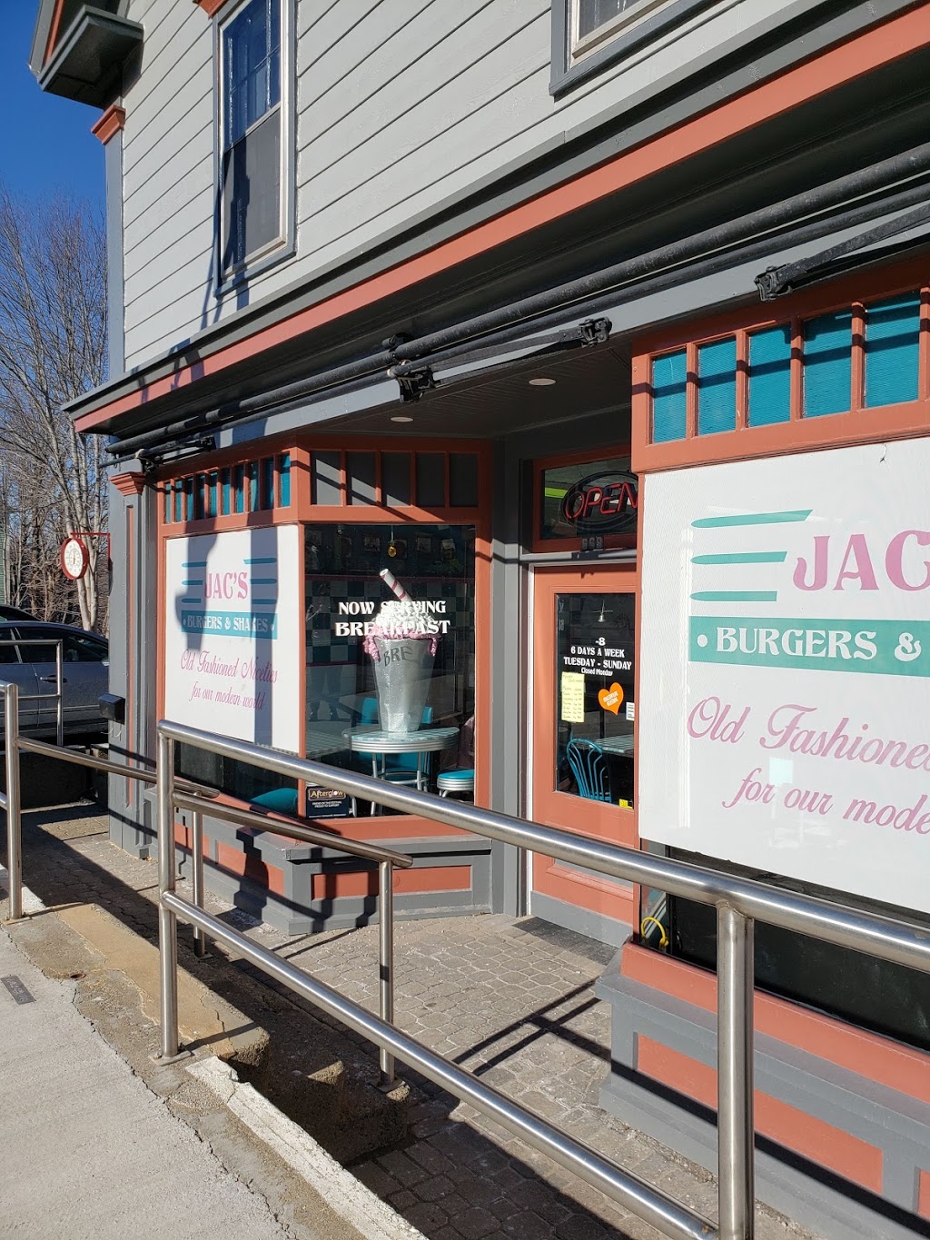 Jacs Burgers and Shakes | 668 King St, Bridgewater, NS B4V 1B4, Canada | Phone: (902) 523-5036
