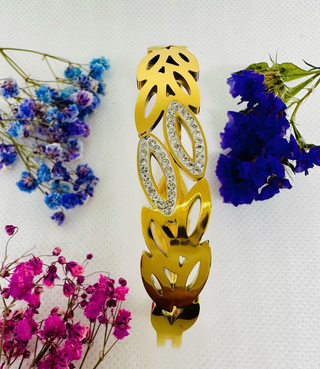 Jewels Accessoriess | #9419, Montréal, QC H8R 2M8, Canada | Phone: (514) 518-6001