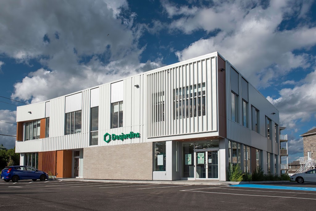 Unico Revêtement Métallique | 195 Rue Industrielle, Beaupré, QC G0A 1E0, Canada | Phone: (418) 827-5588