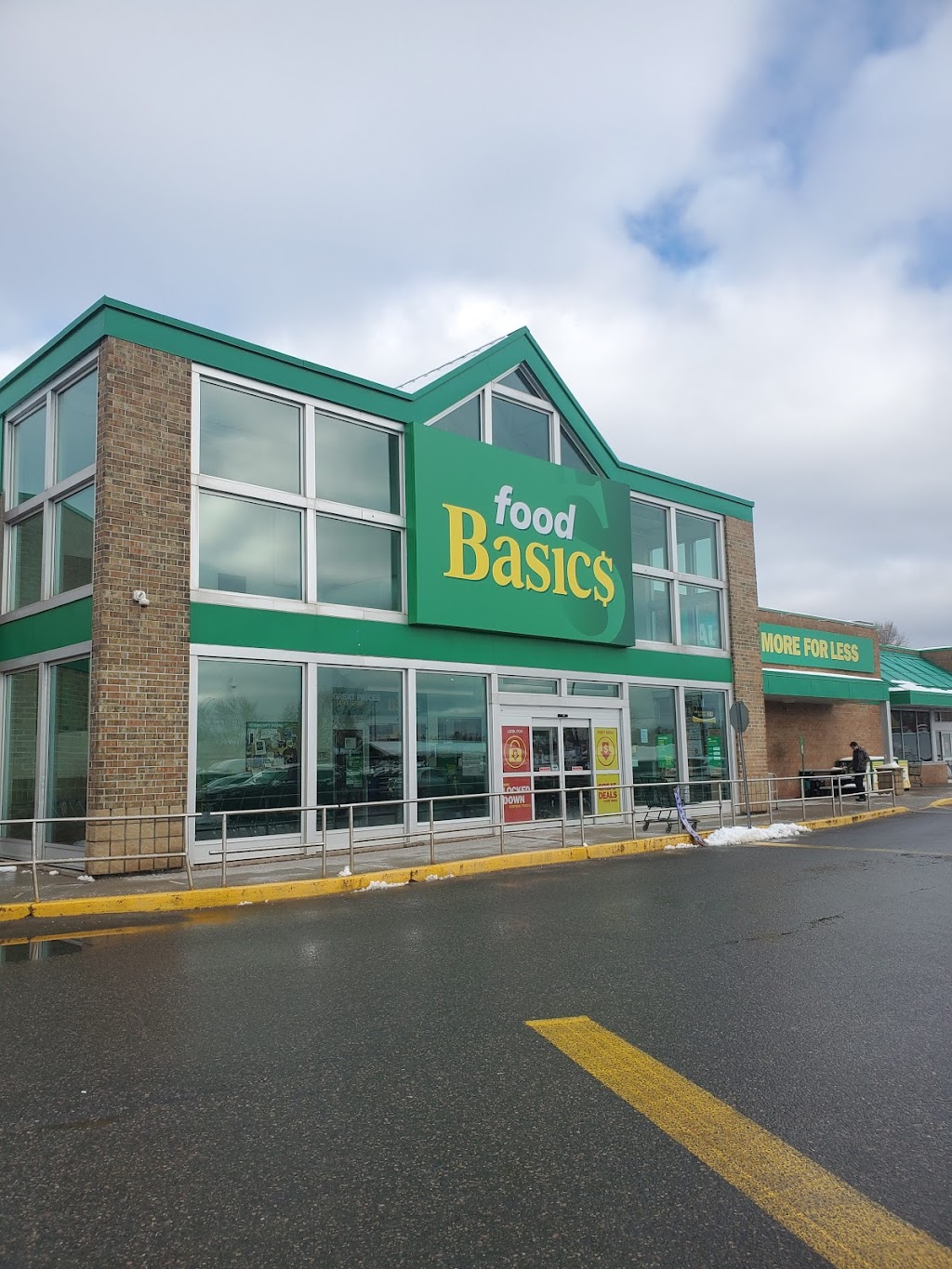 Food Basics | 505 Highway 118 W Kings, Bracebridge, ON P1L 1T4, Canada | Phone: (705) 645-8751