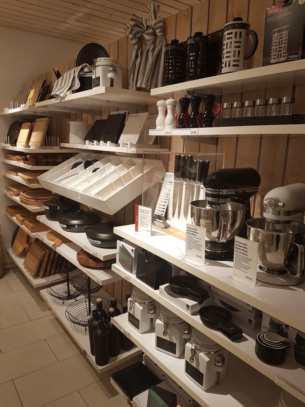 Crate and Barrel | 3401 Dufferin St, North York, ON M6A 2T9, Canada | Phone: (416) 657-4100