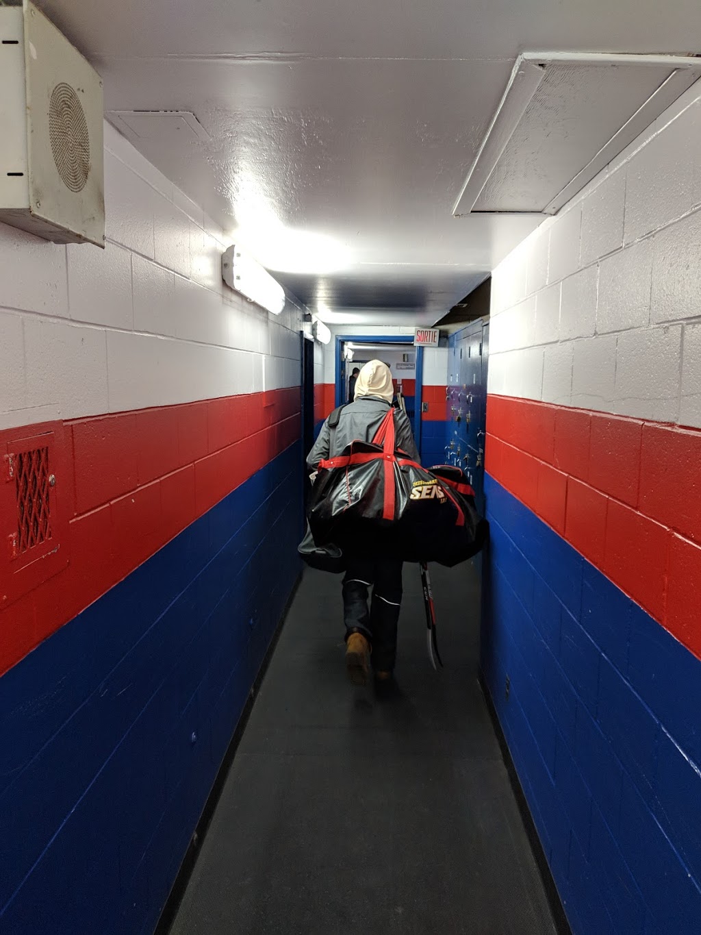 Arena Richard Trottier | 3155 Rue Esther, Laval, QC H7P 2G8, Canada | Phone: (450) 622-3514