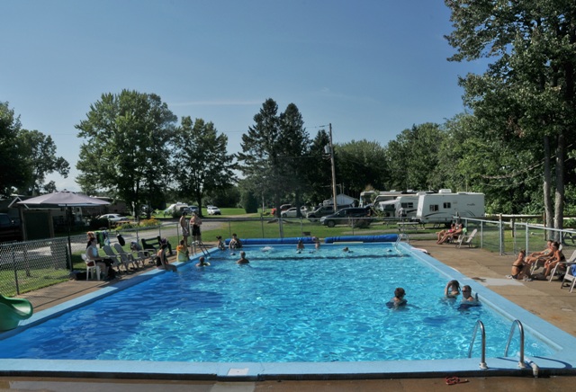 Camping Lac Saint-Michel | 11650 Rue du Clairon, Trois-Rivières, QC G9A 5E1, Canada | Phone: (819) 374-8474