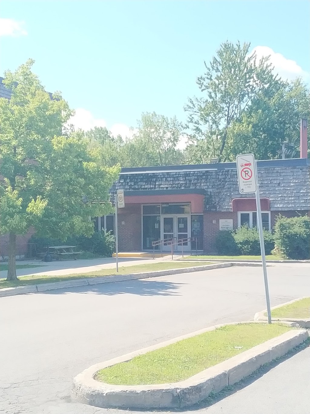 Centre du Sablon | 755 Chem. du Sablon, Laval, QC H7W 4H5, Canada | Phone: (450) 688-8961