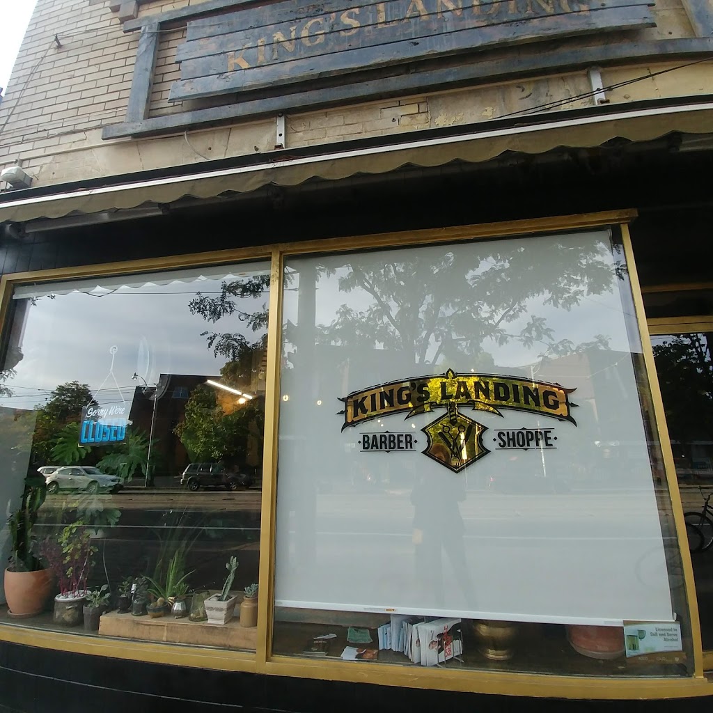 Cloak & Dagger Irish Pub | 394 College St, Toronto, ON M5T 1S7, Canada | Phone: (647) 436-0228