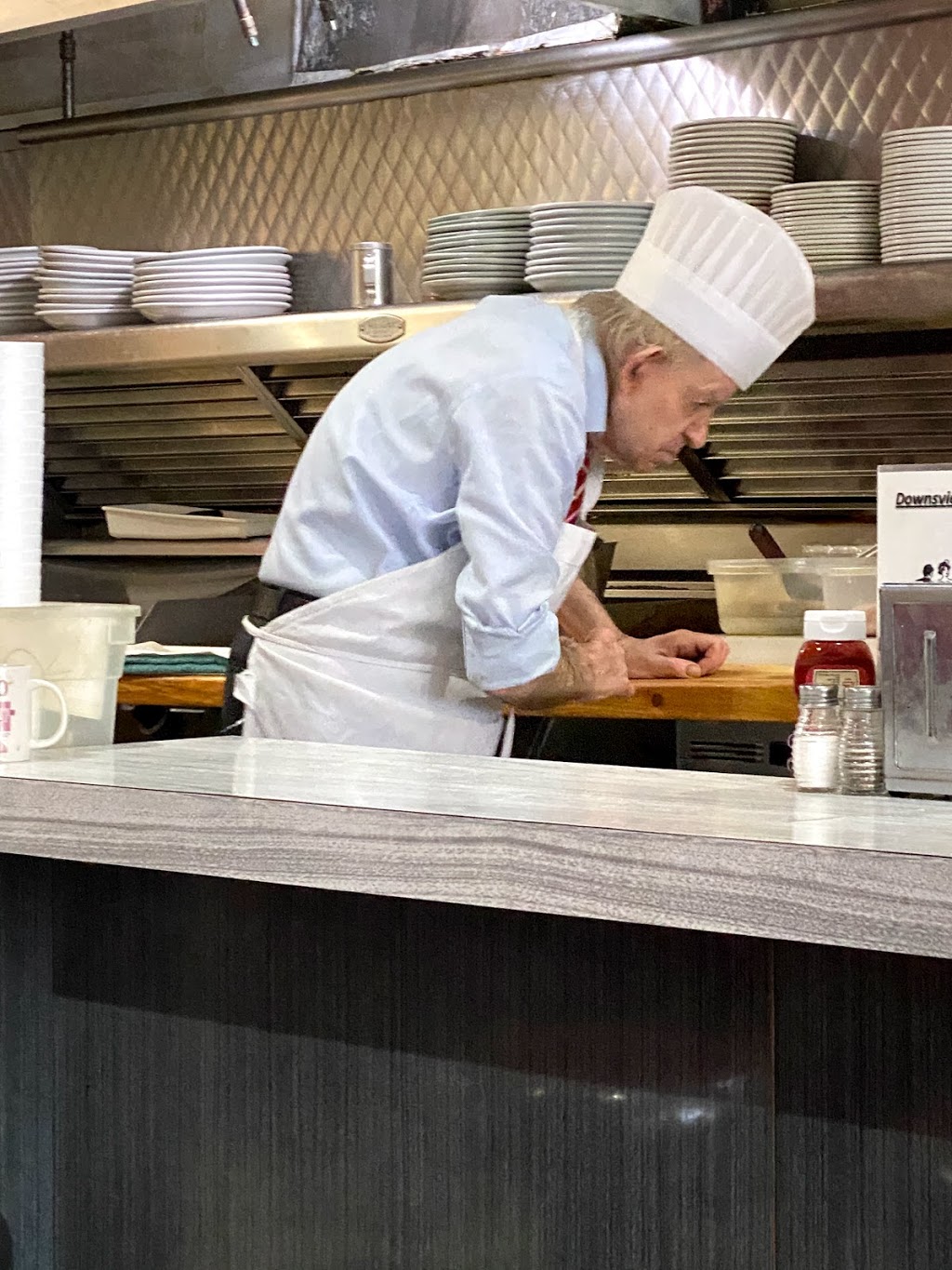 Downsview Restaurant | 2865 Keele St, North York, ON M3M 2G7, Canada | Phone: (416) 633-1350
