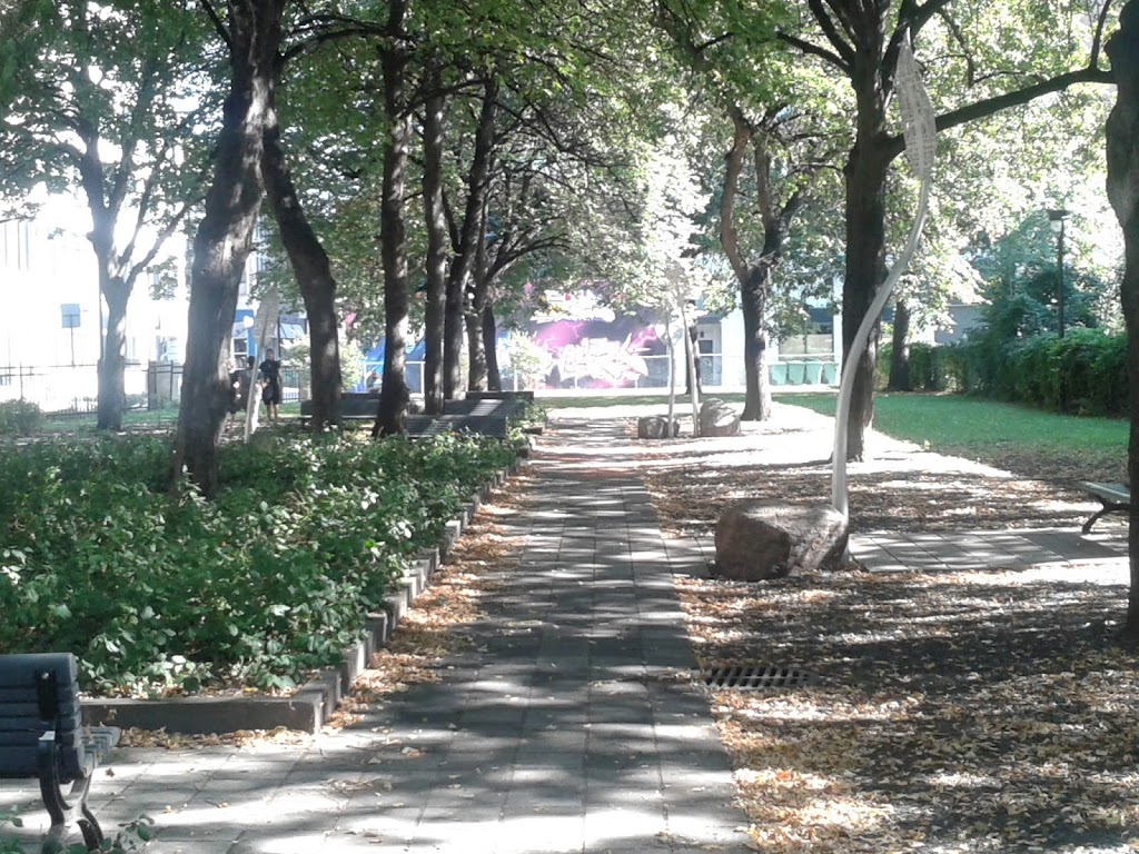 Parc Paul-Dozois | Quartier des Spectacles, Montreal, QC H2X 1J7, Canada | Phone: (514) 872-0311