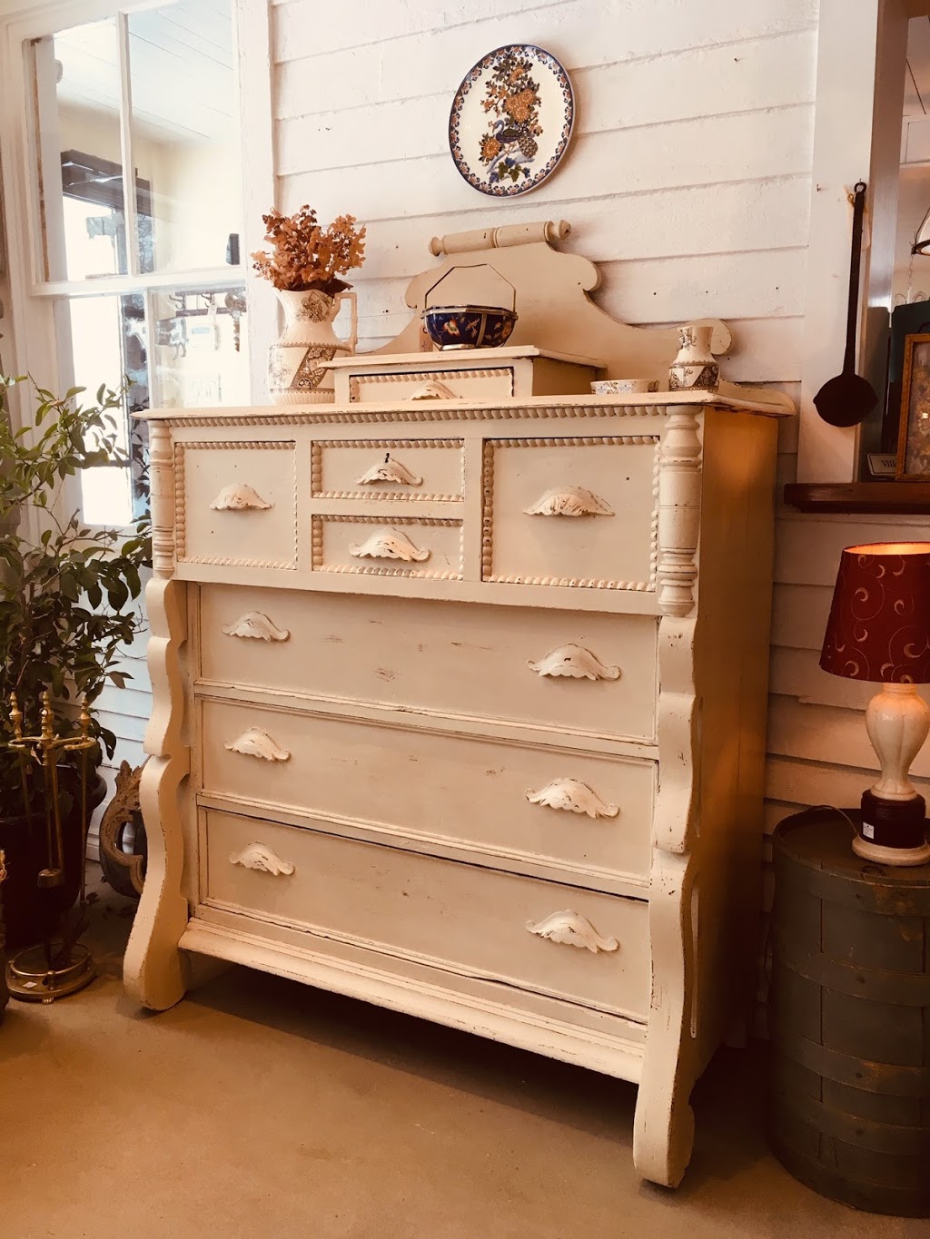 Sykes & McGee Antiquités et Déco-Vintage- Chalk Paint by Annie Sloan-Savonnerie Artisanale-Cantons de L’Est- Eastern townships | 3 Chemin Mccurdy, West Brome, QC J0E 2P0, Canada | Phone: (450) 776-0982