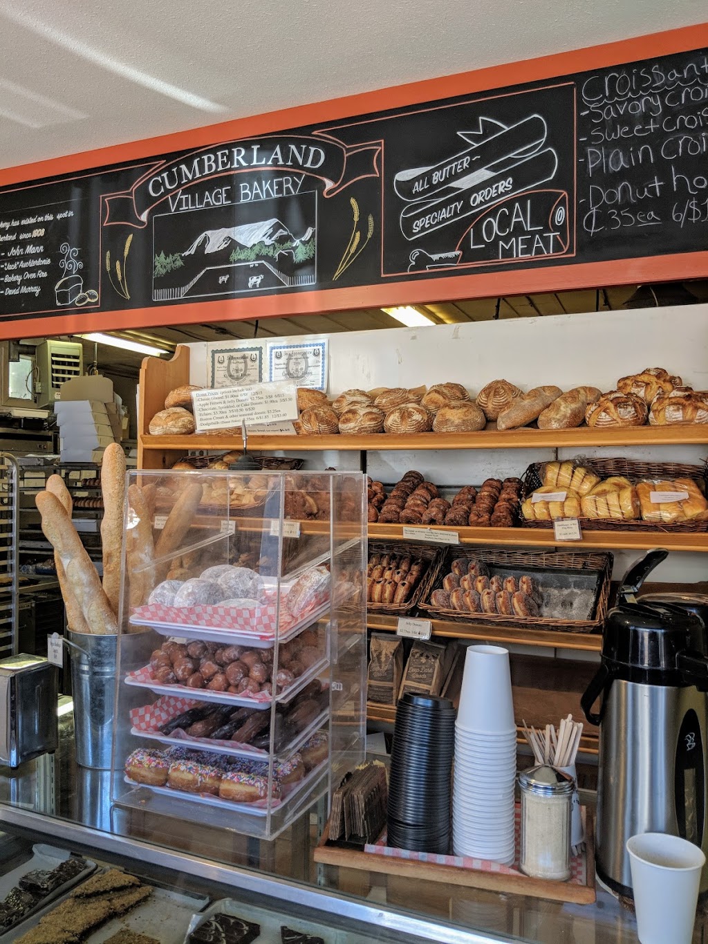 Cumberland Village Bakery | 2747 Dunsmuir Ave, Cumberland, BC V0R 1S0, Canada | Phone: (250) 336-2411