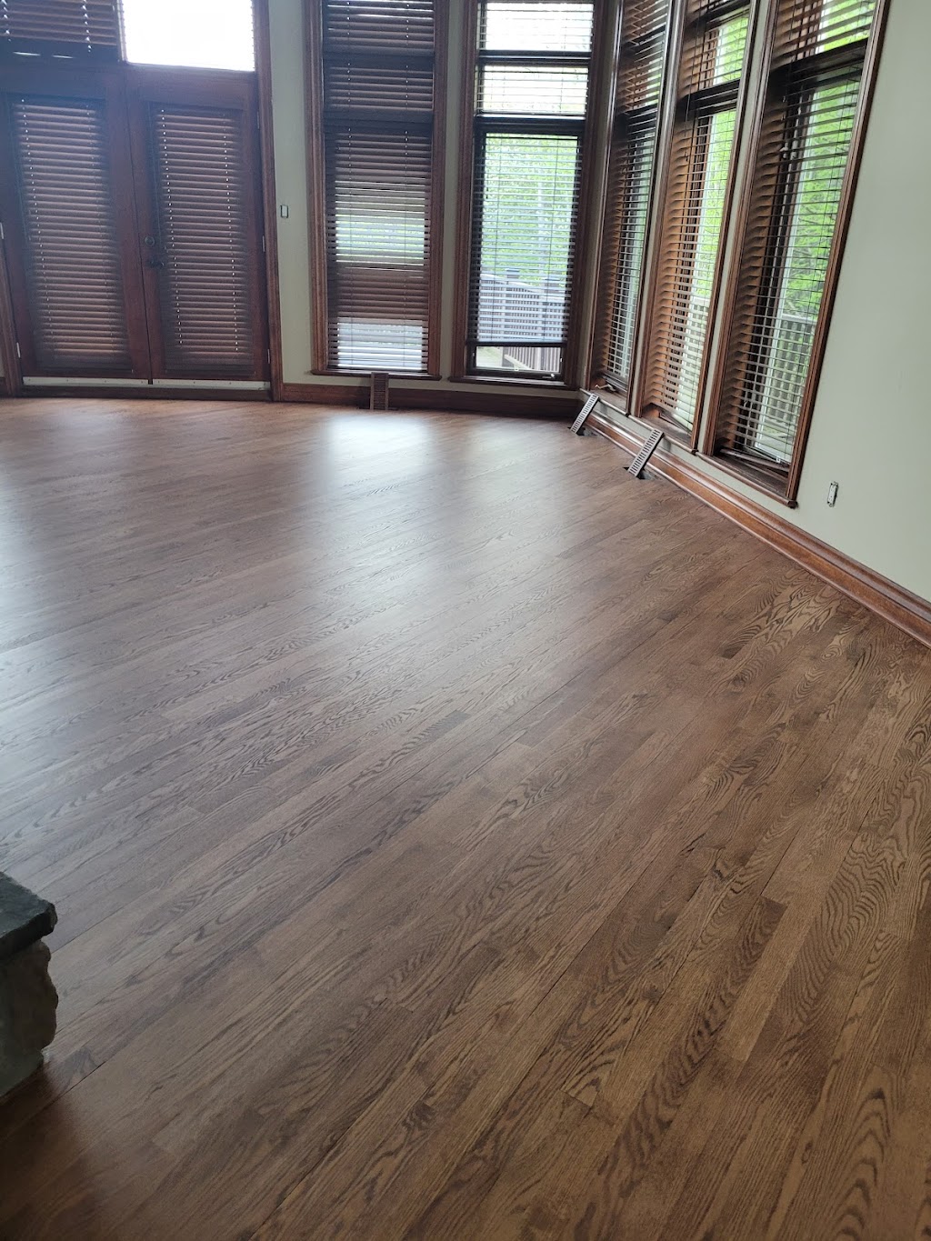 Plancher dantan et daujourdhui | 334 Chem. Labelle, Ivry-sur-le-Lac, QC J8C 2Z8, Canada | Phone: (819) 324-8295
