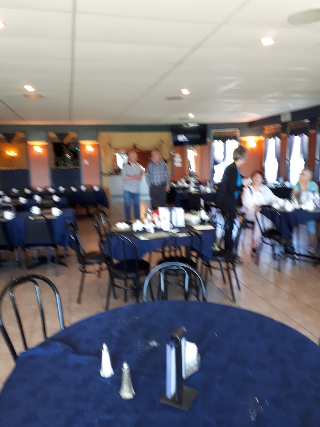 Restaurant Du Fleuve | 610 Rang du Fleuve, Saint-Barthélemy, QC J0K 1X0, Canada | Phone: (450) 885-2000