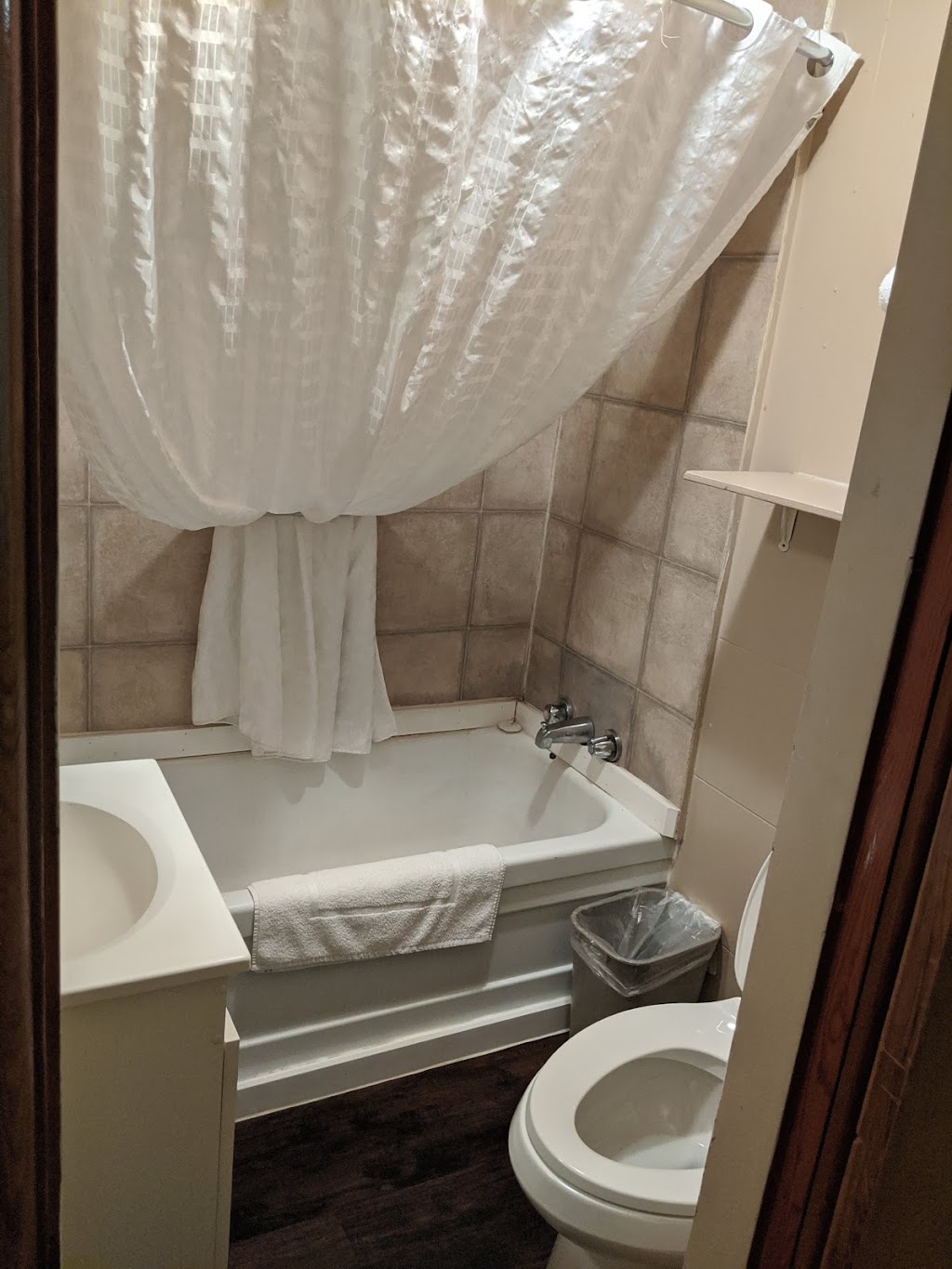 Paddock Inn Motel | 8322 20 Ave, Coleman, AB T0K 0M0, Canada | Phone: (403) 753-2408
