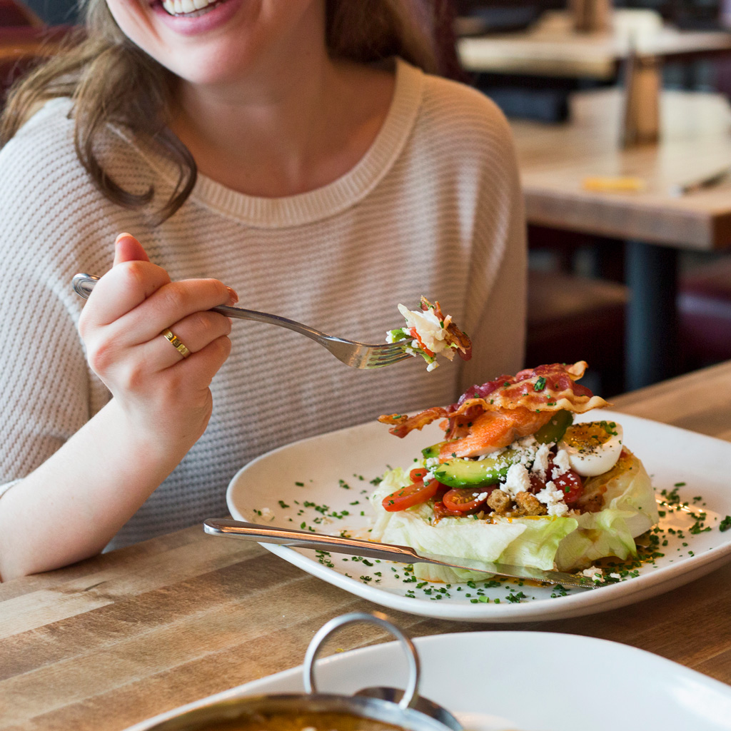 Moxies Grill & Bar | 601 Earl Grey Dr, Kanata, ON K2T 1K4, Canada | Phone: (613) 599-5000