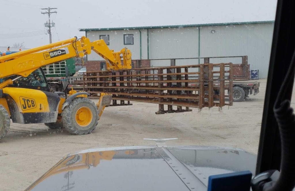 Lakeland Farm and Ranch Direct | 1 Limestone Dr, Stonewall, MB R0C 2Z0, Canada | Phone: (204) 467-4470