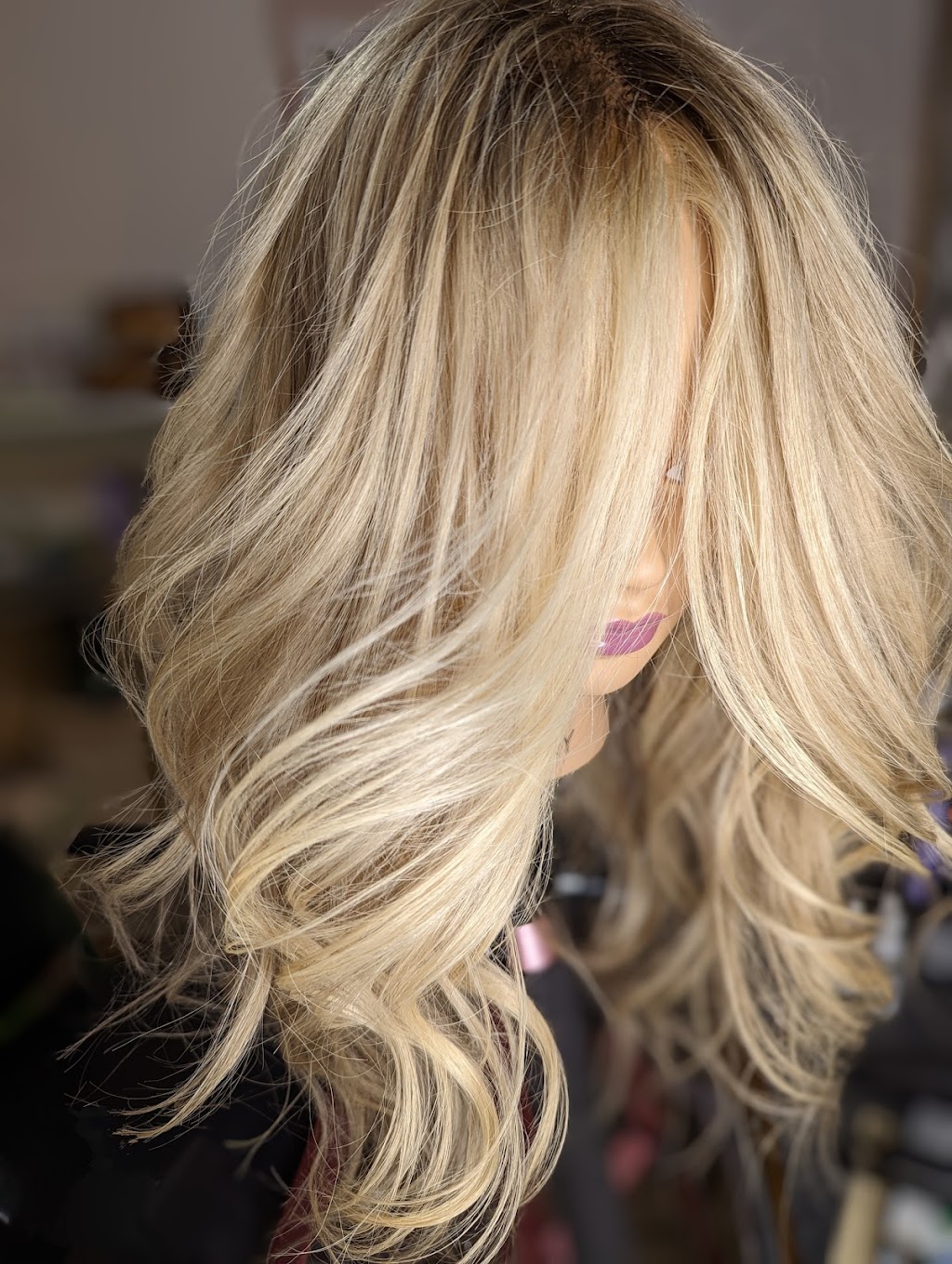 Vincent Artiste Coiffeur | Porte de côté, 881 R. Vinet, Salaberry-de-Valleyfield, QC J6S 0C9, Canada | Phone: (514) 668-1551