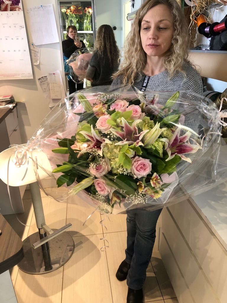 Luda Flower Salon | 130 Hollidge Blvd #1, Aurora, ON L4G 8A3, Canada | Phone: (905) 751-1000