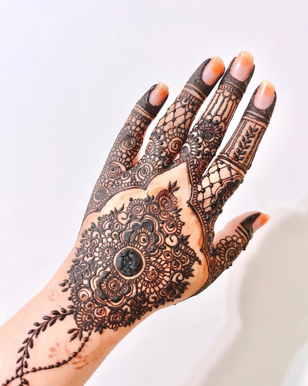 Henna by i@beauty | 22 Rolling Acres Dr, Whitby, ON L1R 2A1, Canada | Phone: (570) 334-5412