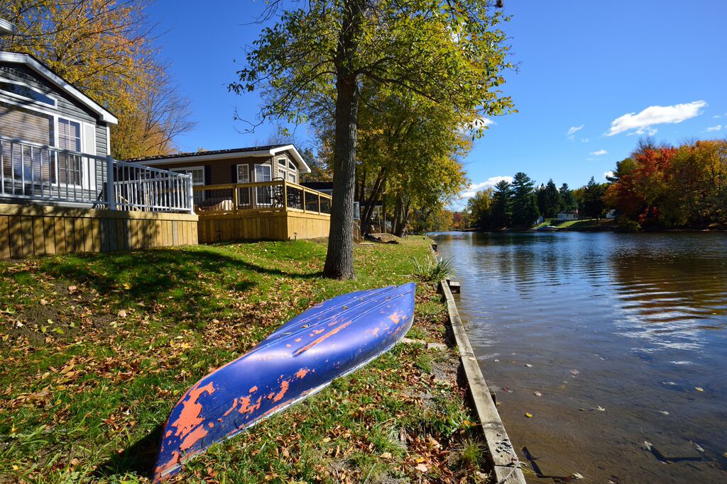 Shamrock Bay Resort | 1082 Shamrock Marina Rd, Severn Bridge, ON P0E 1N0, Canada | Phone: (877) 814-4141