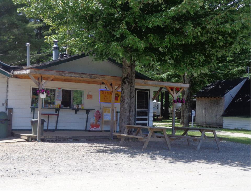 Camping Park Central | 29 Chemin des Domaines, Saint-Félix-de-Kingsey, QC J0B 2T0, Canada | Phone: (819) 848-2564
