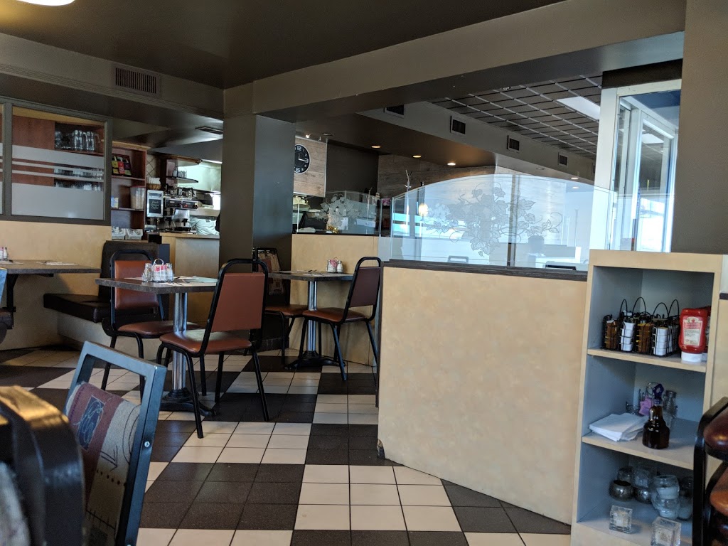 Restaurant Le Riverin | 276 Boulevard Ste Madeleine, Trois-Rivières, QC G8T 3L9, Canada | Phone: (819) 378-7900