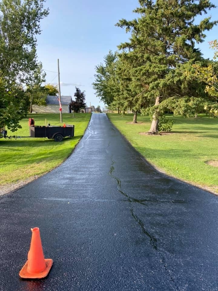 1000 Island Asphalt Sealing | 671 Fieldstone Dr, Kingston, ON K7K 0C6, Canada