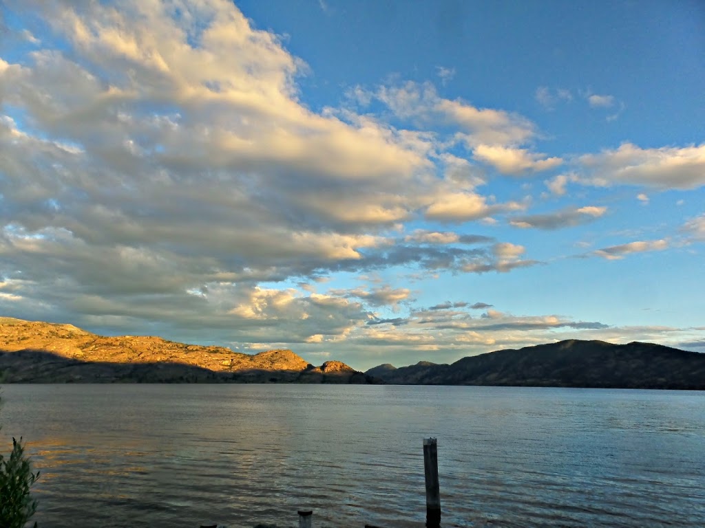 1ST & BEACH | 5866B Beach Ave, Peachland, BC V0H 1X7, Canada | Phone: (250) 575-9396