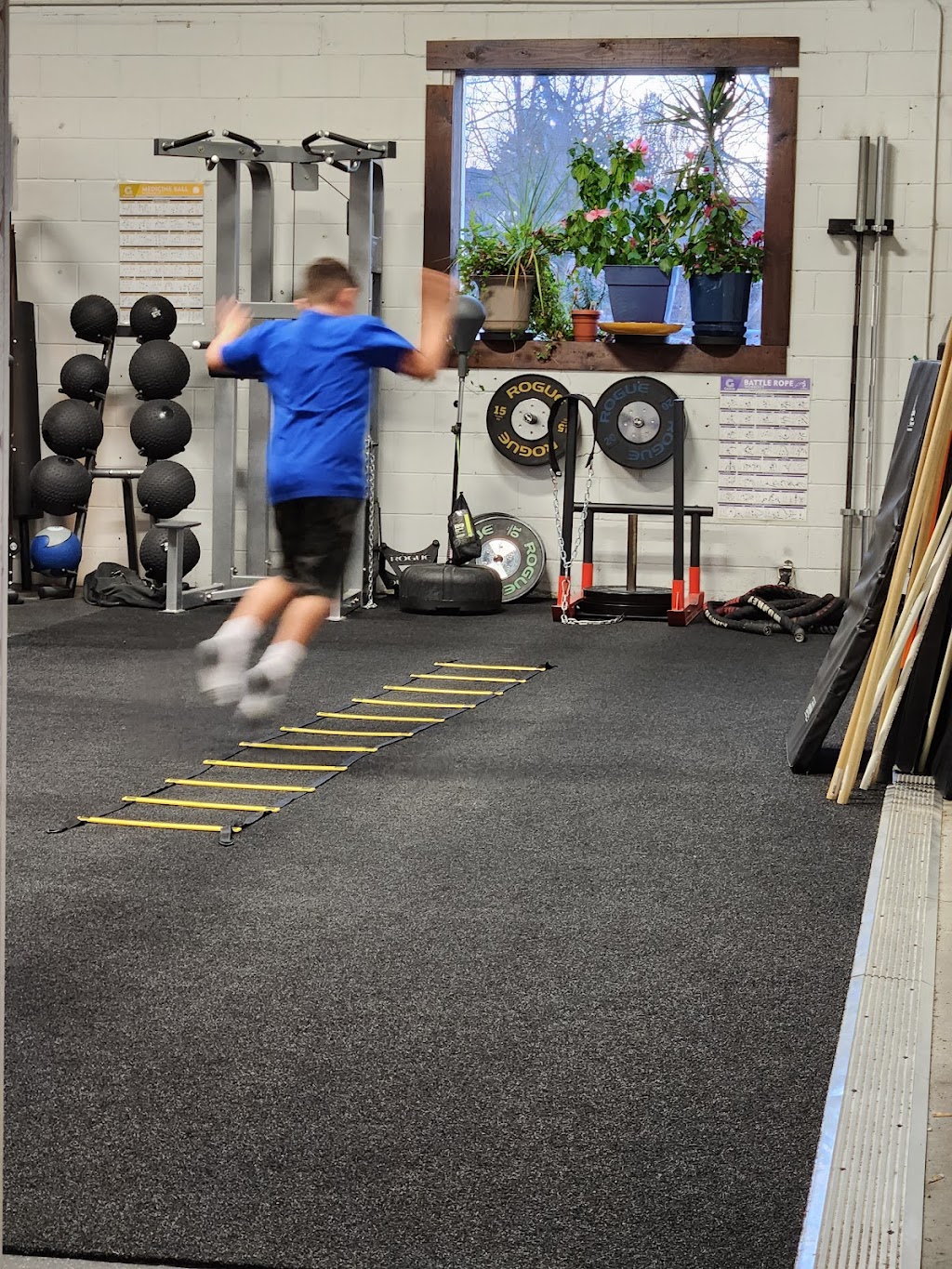 Caton Core Fitness 15 Shirk Pl Unit 3, Kitchener, ON N2K 1R3, Canada