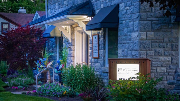 Georgetown Denture Clinic | 18 Church St, Georgetown, ON L7G 2A5, Canada | Phone: (905) 877-2359