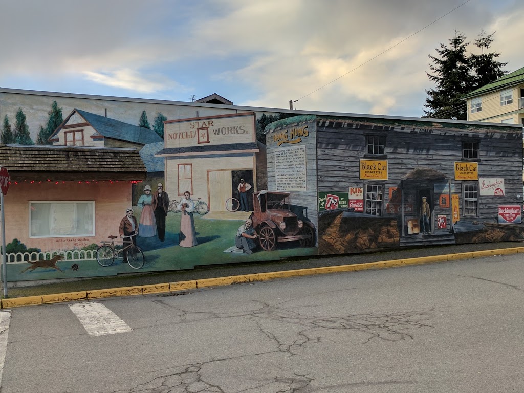 49th Parallel Grocery | 2835 Oak St, Chemainus, BC V0R 1K1, Canada | Phone: (250) 246-3845