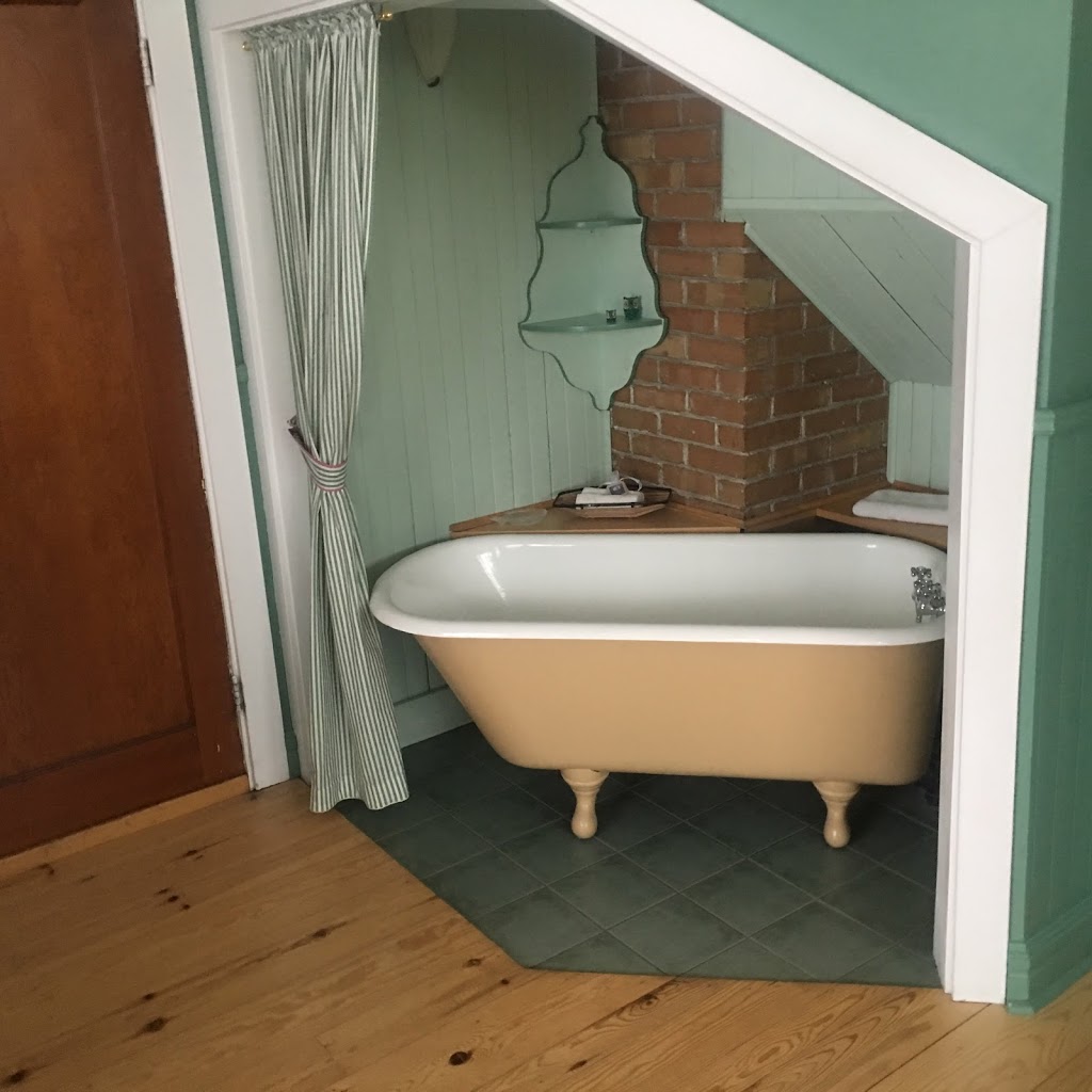 À La Chouette Maison | 2 Rue Leblanc, Baie-Saint-Paul, QC G3Z 1W9, Canada | Phone: (418) 435-3217