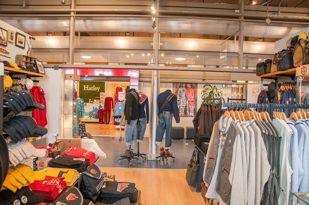 Boutique Red Canoe Montréal | 350 Rue Saint Paul Est, Montréal, QC H2Y 1H2, Canada | Phone: (514) 508-3617