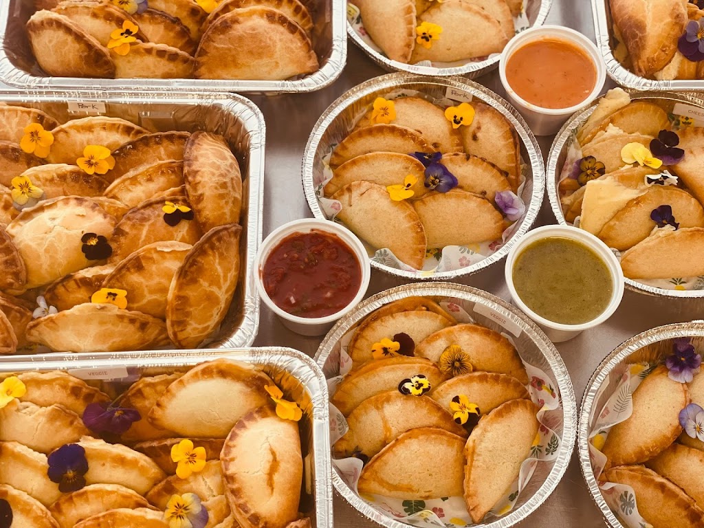 Empanada Gal | 800 20th St, New Westminster, BC V3M 4W6, Canada | Phone: (778) 322-7835