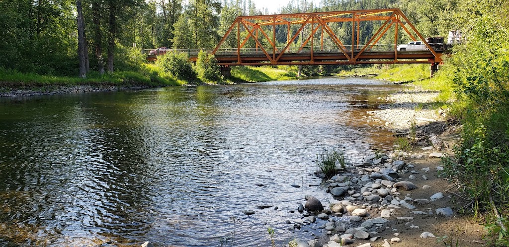 Moyie River Ranch Resort | 8202 Livesley Rd, Yahk, BC V0B 2P0, Canada | Phone: (250) 424-5108