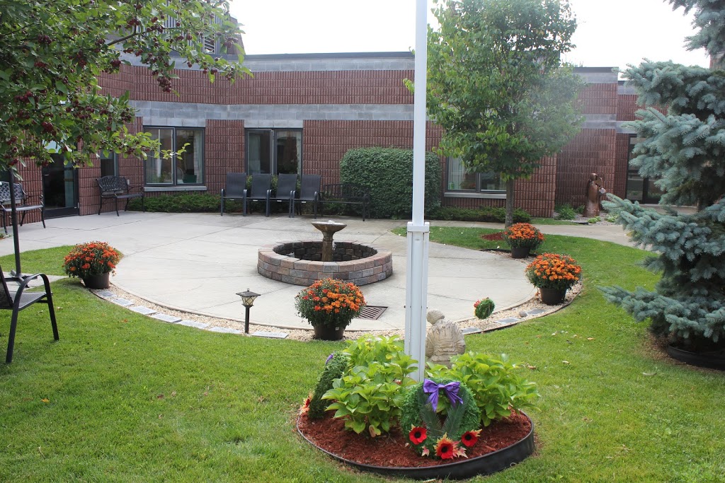 Carveth Care Centre | 375 James St, Gananoque, ON K7G 2Z1, Canada | Phone: (613) 382-4752