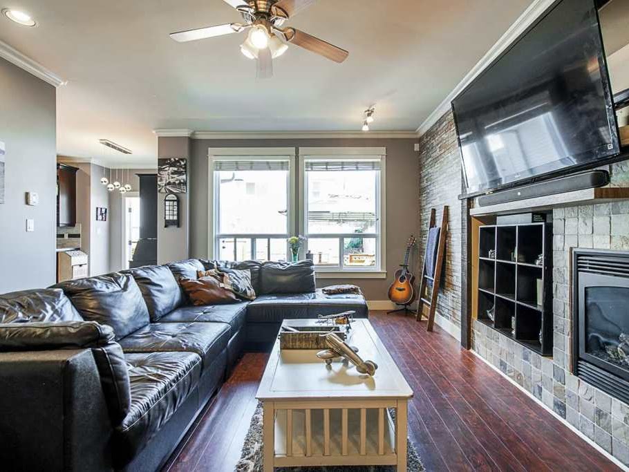 Robbie Johal PREC* Clayton Heights REALTOR - RE/MAX 2000 | 18897 68 Ave, Surrey, BC V4N 0B3, Canada | Phone: (604) 825-3079