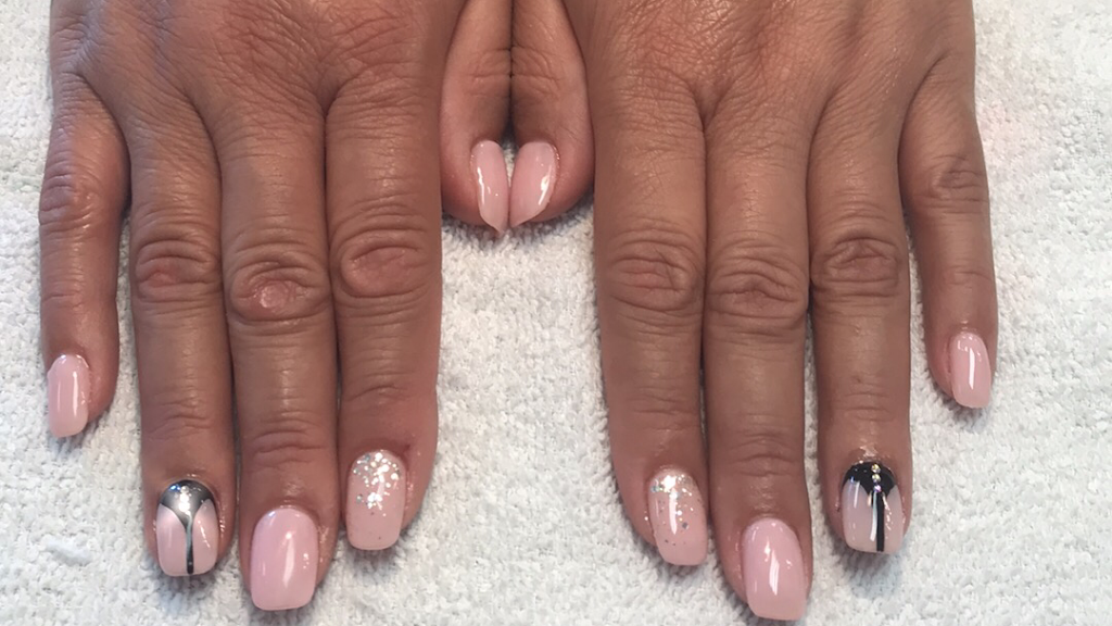 Chic Nails & Spa | 75 Goulet St, Winnipeg, MB R2H 0R5, Canada | Phone: (204) 777-2442