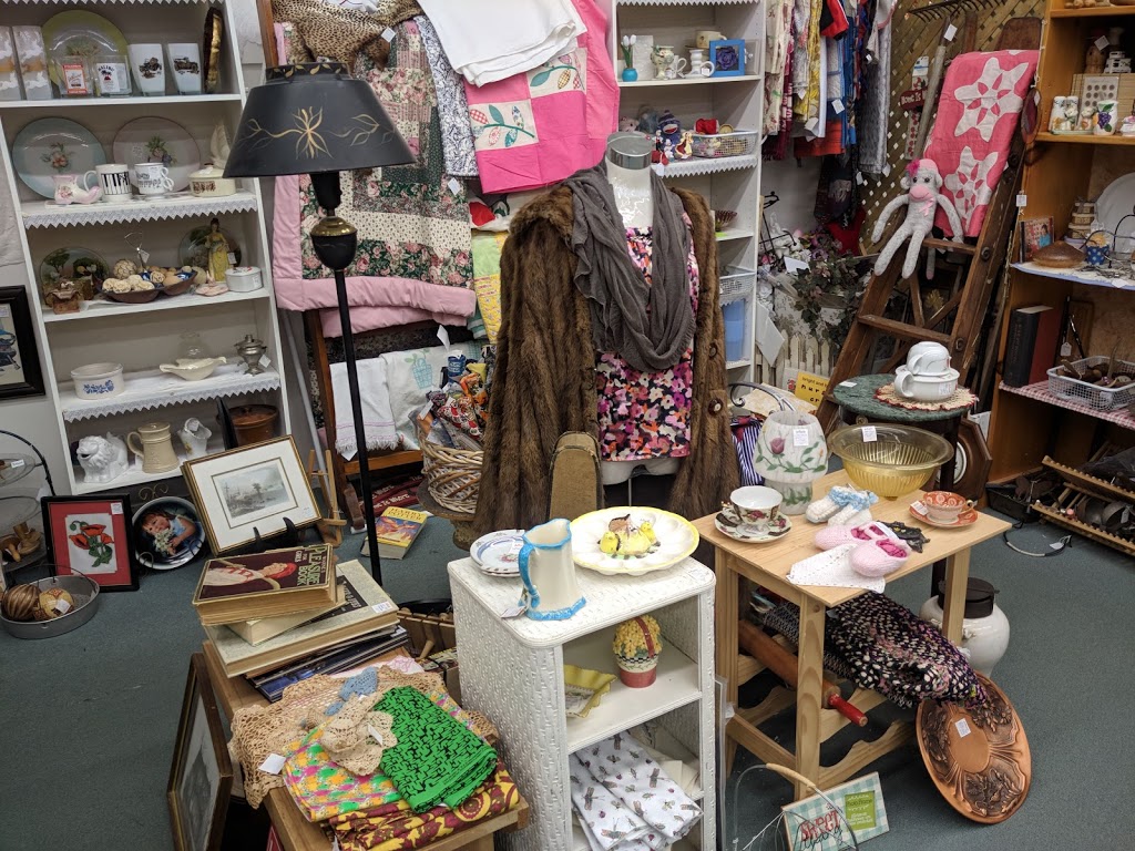 St Jacobs Antiques Market | 805 King St N, Waterloo, ON N2J 4G8, Canada | Phone: (519) 880-1944