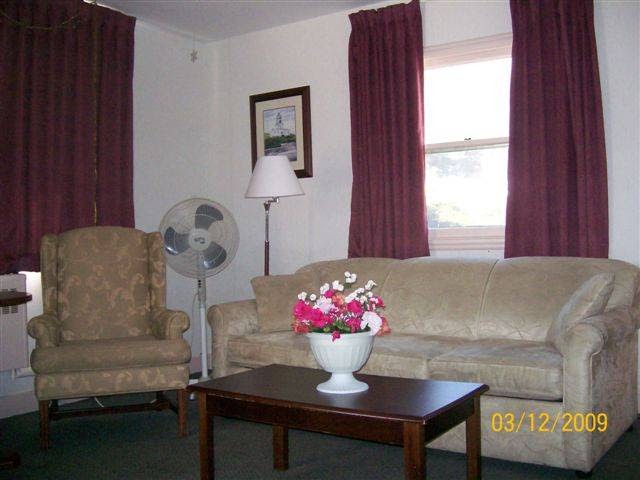 Esquire Motel | 771 Bedford Hwy, Bedford, NS B4A 1A1, Canada | Phone: (902) 835-3367