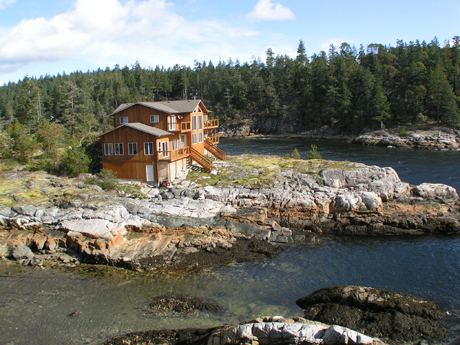 Lund Seaside Inn | 9844 Sevilla Island, Lund, BC V0N 2G0, Canada | Phone: (604) 414-0097