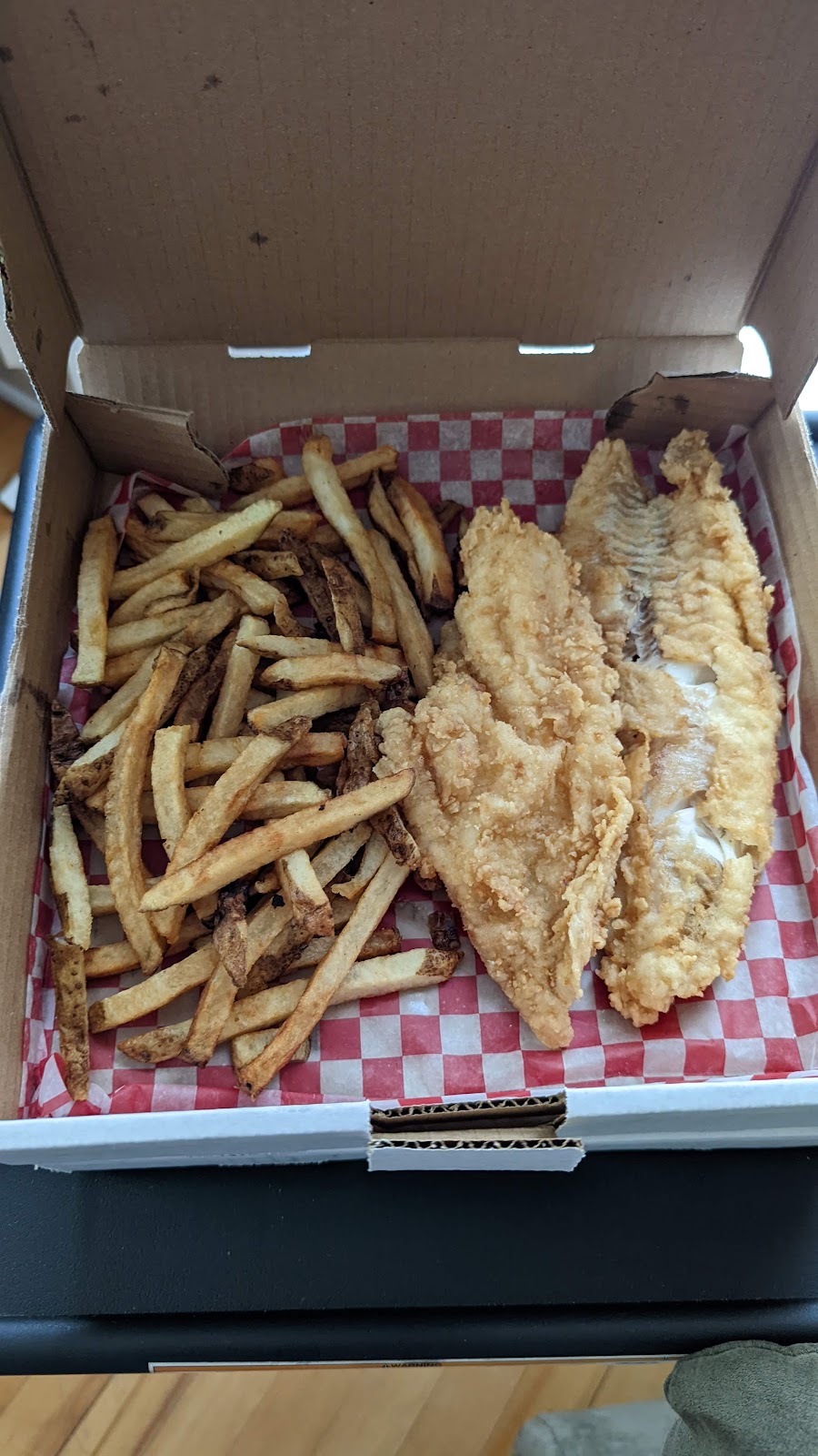 Scotts Fish & Chips | 7165 Nova Scotia Trunk 1, Coldbrook, NS B4R 1A2, Canada | Phone: (902) 678-8258