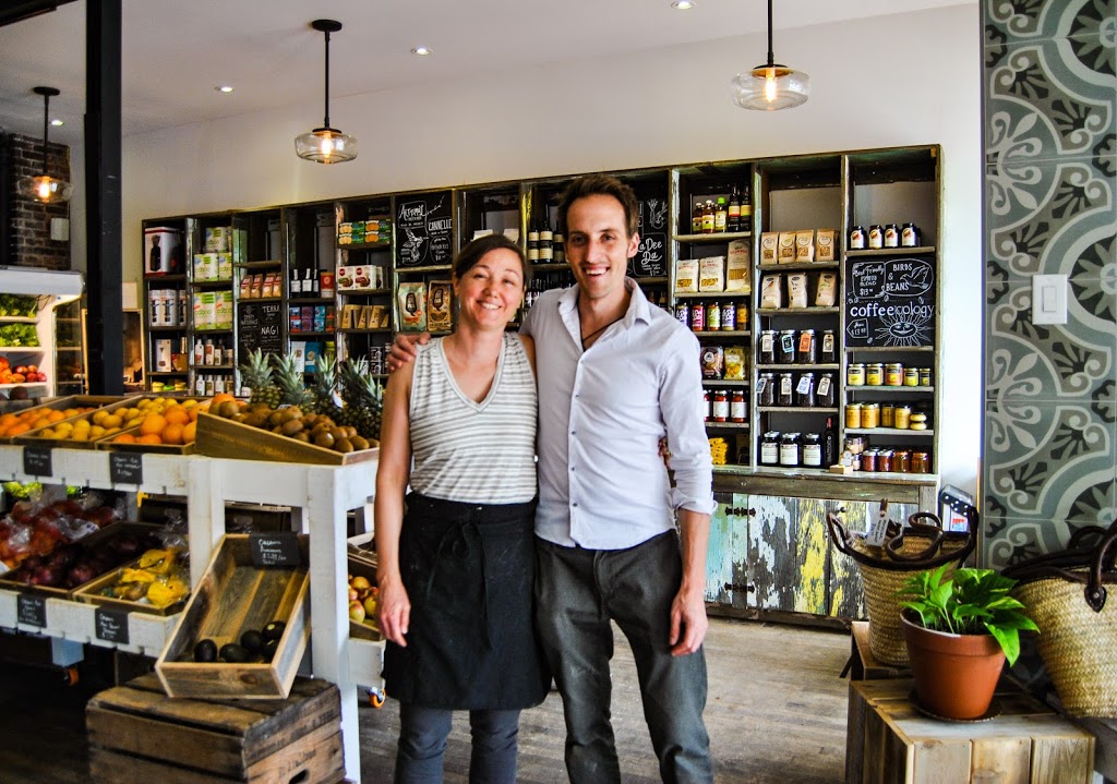 Dundurn Market | 346 Dundurn St S, Hamilton, ON L8P 4L6, Canada | Phone: (905) 518-1433