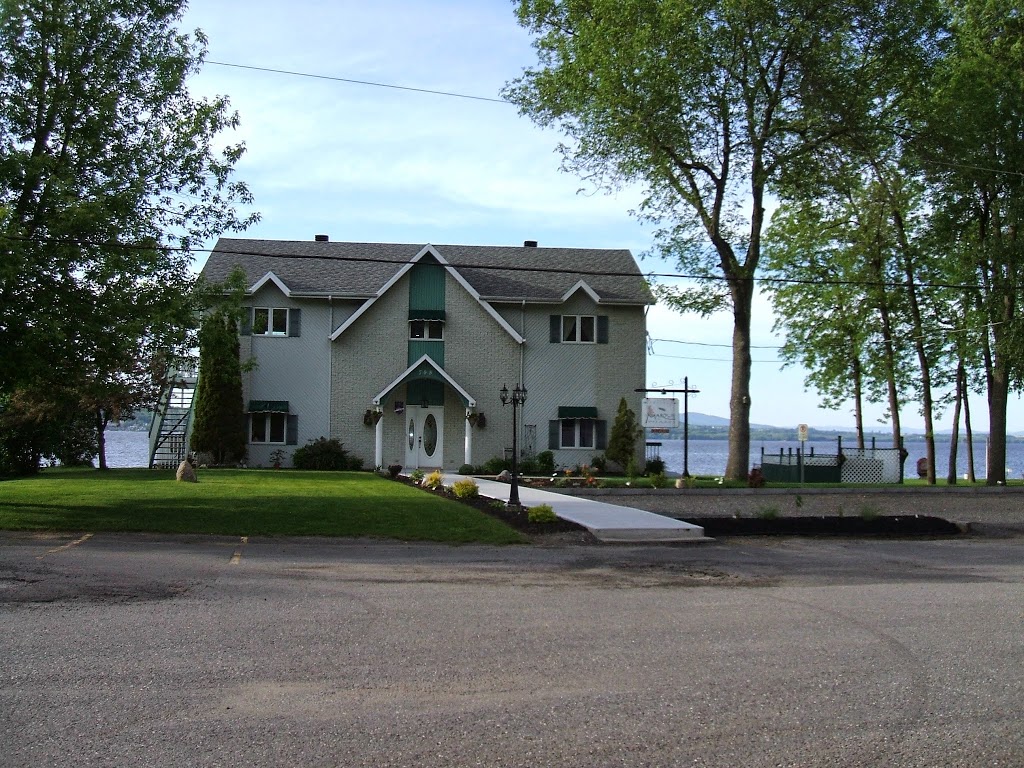 Auberge Marquis des Phares | 705 Place des Phares, Saint-Antoine-de-Tilly, QC G0S 2C0, Canada | Phone: (418) 886-2319