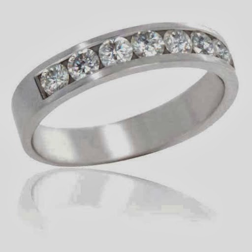 The Diamond Outlet | 100 Sheldon Dr Unit 27, Cambridge, ON N1R 7S7, Canada | Phone: (519) 620-1667