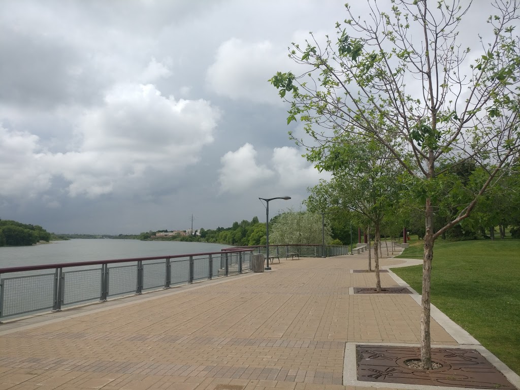 Isinger Park | 236 Sonnenschein Way, Saskatoon, SK S7M 1N7, Canada