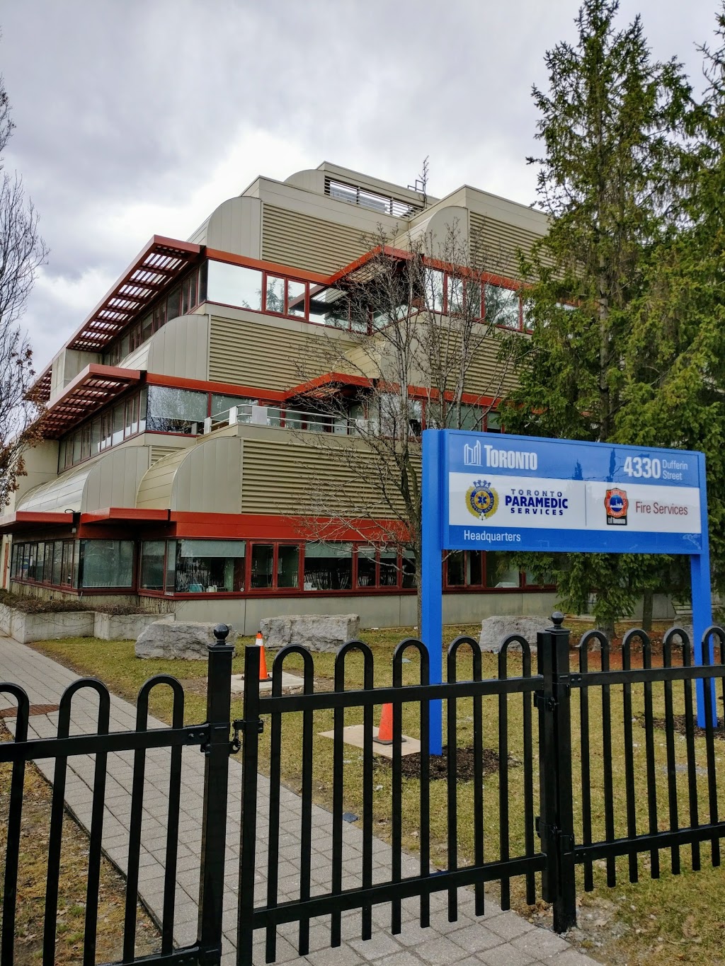 Toronto Paramedic Services - Headquarters | 4330 Dufferin St, North York, ON M3H 5R9, Canada | Phone: (416) 392-2000