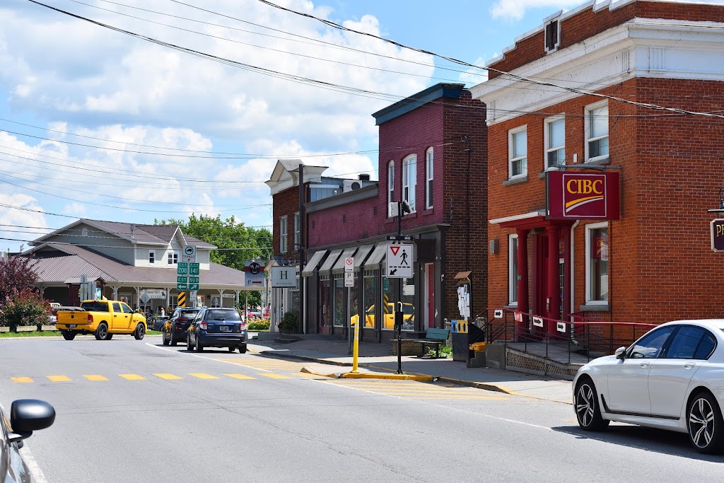 Ayers Cliff Hotel De Ville | 958 Rue Main, Ayers Cliff, QC J0B 1C0, Canada | Phone: (819) 838-5006
